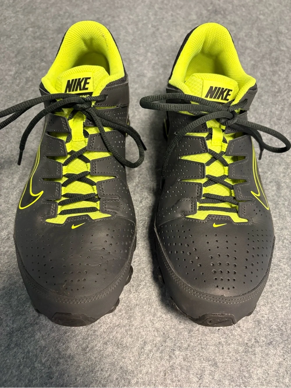 Nike Reax 8 TR Mens Sz 10 Black and Neon Yellow Athletic Sneakers